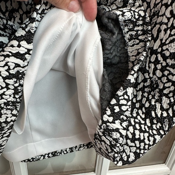 Vintage Cache Black and White Textured Classic Dress Fitted Stretchy Size 12 L - Picture 6 of 11